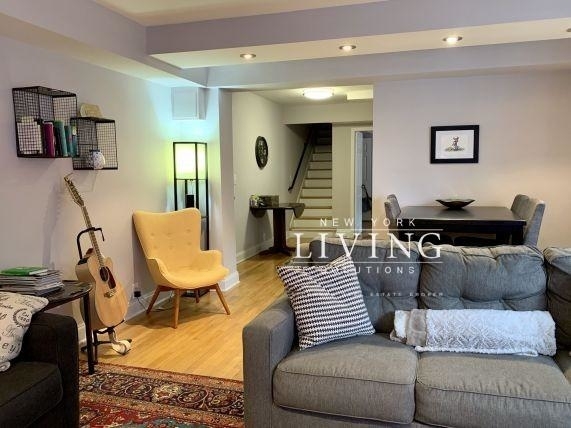 301 East 47th Street - Photo 1