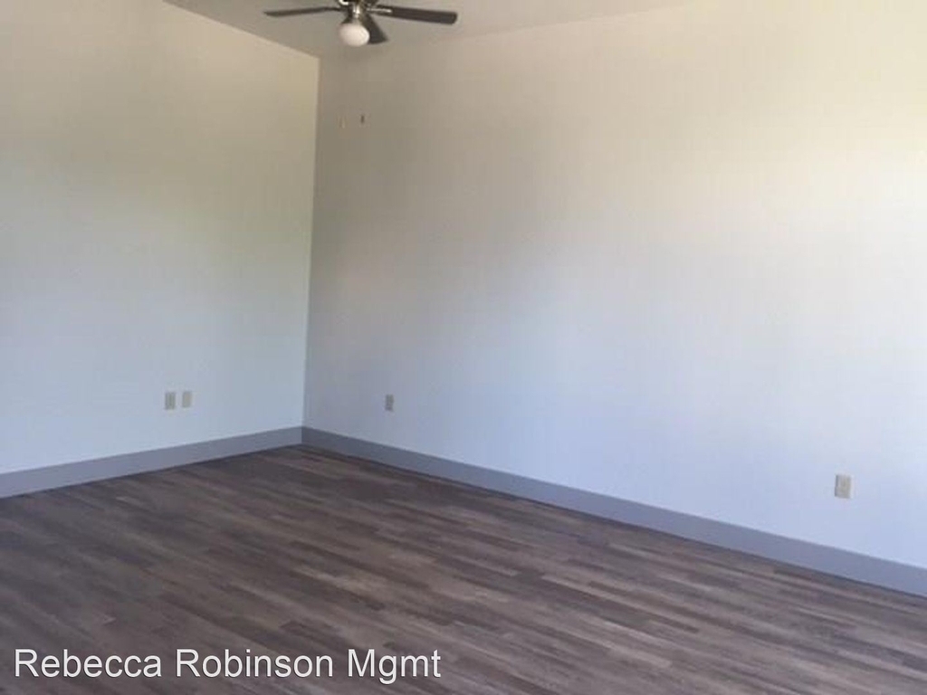 1124 Galveston Avenue - Photo 1