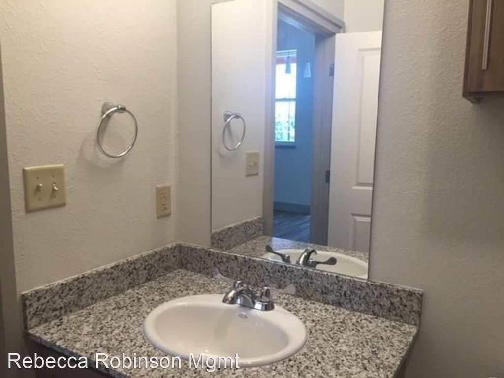 1124 Galveston Avenue - Photo 12