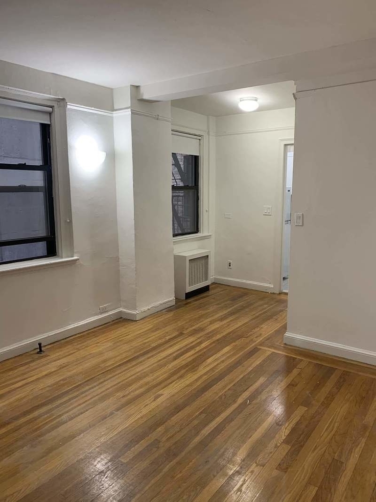 330 East 43rd Street - Photo 2