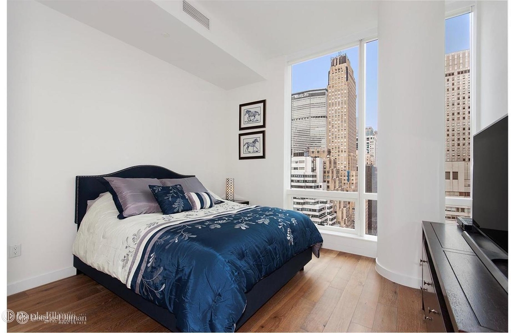 325 Lexington Avenue - Photo 3