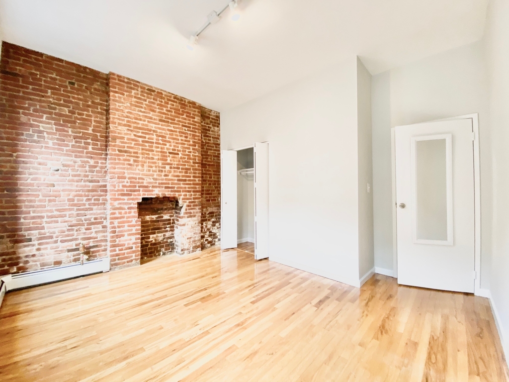 56 West 105th Street - Photo 7