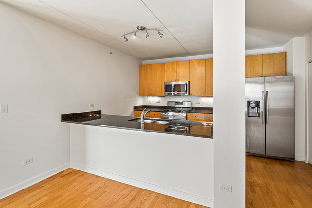 900 Chicago Avenue - Photo 14