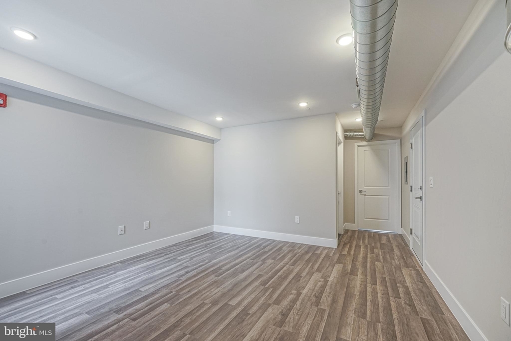 1070 N Front Street - Photo 5