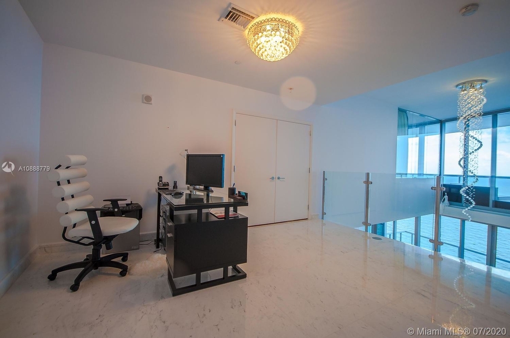 17121 Collins Ave - Photo 45