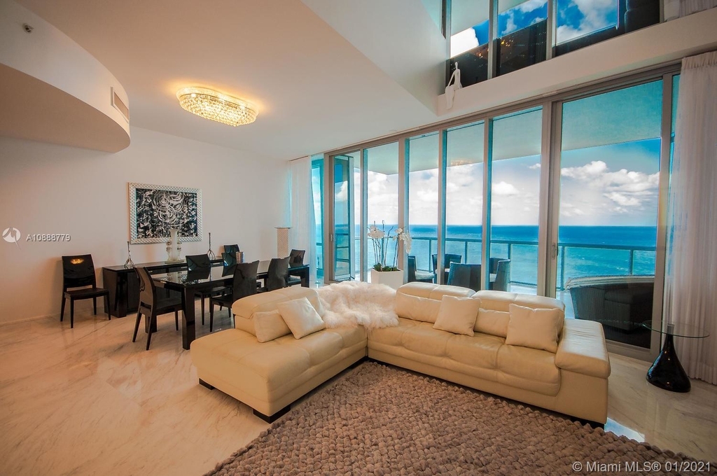 17121 Collins Ave - Photo 31