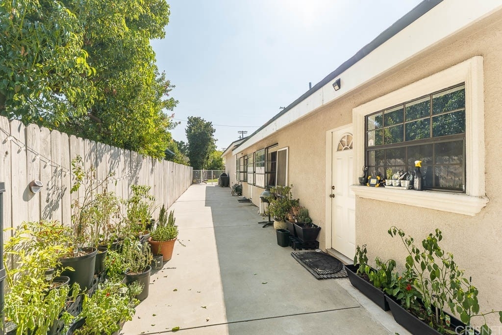 16160 Magnolia Boulevard - Photo 36