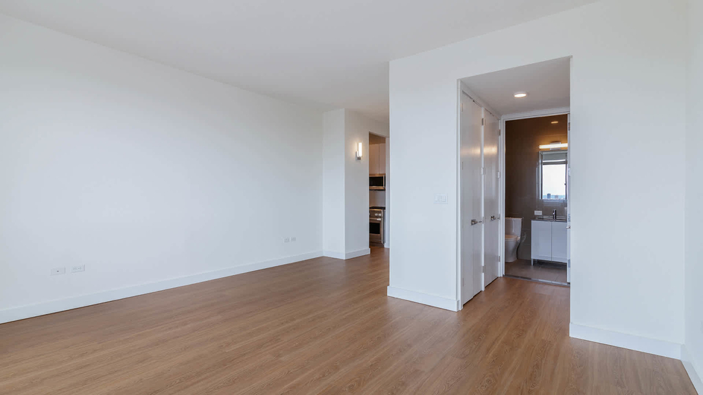 777 6th Avenue - Photo 11