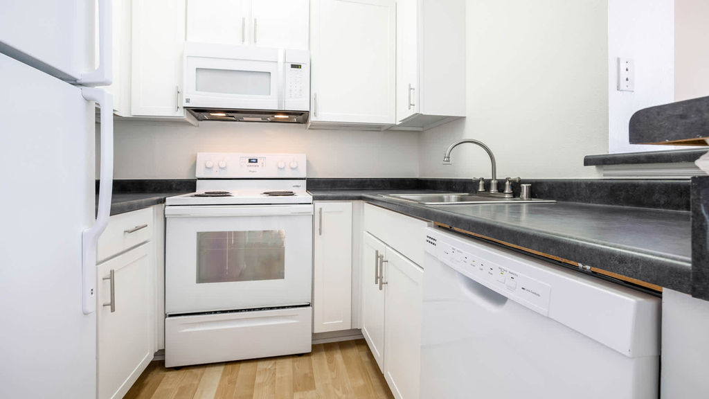 9400 La Tijera Blvd. - Photo 3