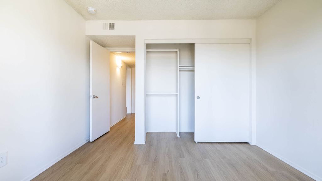 3500 Hathaway Ave. - Photo 18