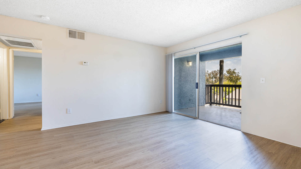 3500 Hathaway Ave. - Photo 6