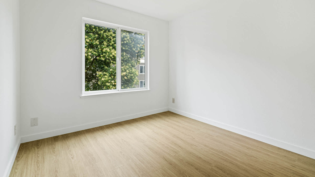 1080 Carolan Avenue - Photo 16