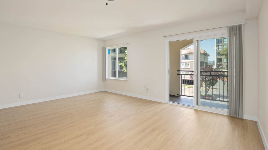 1080 Carolan Avenue - Photo 10