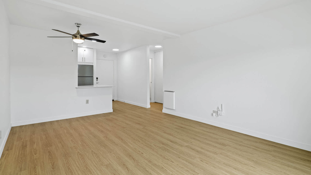 1080 Carolan Avenue - Photo 8