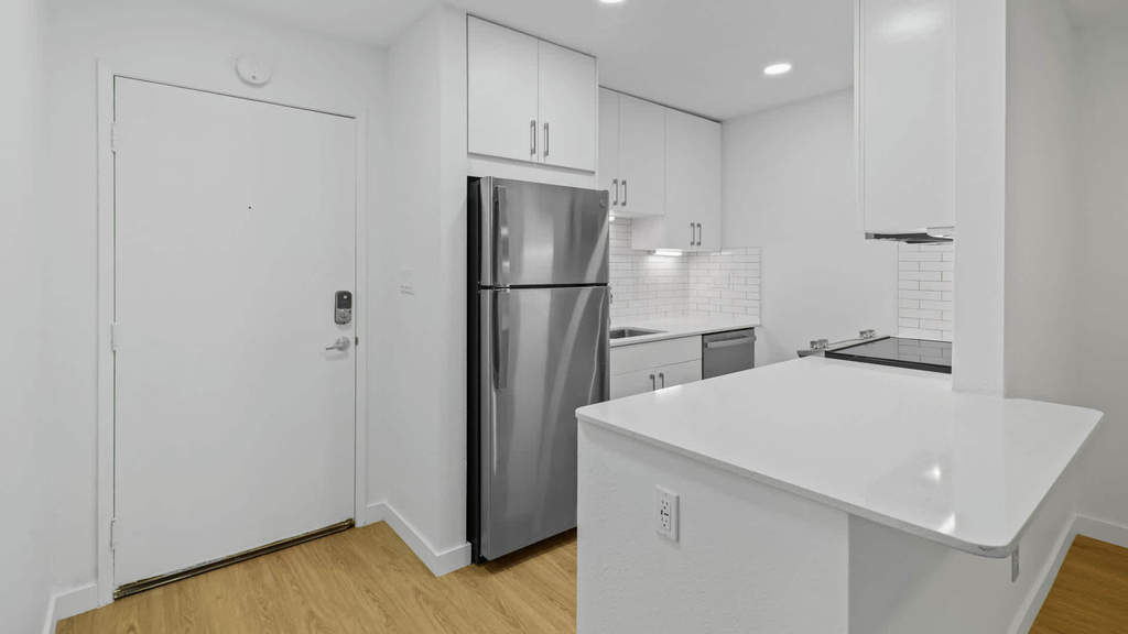 1080 Carolan Avenue - Photo 6