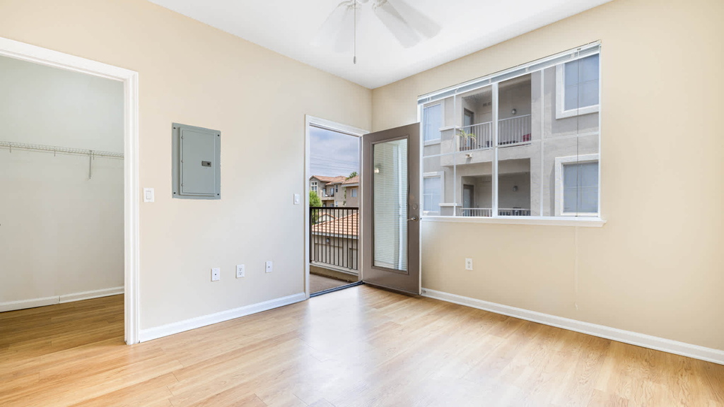 24905 Magic Mountain Parkway - Photo 28