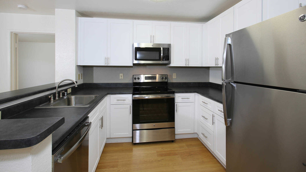 1005 N. Center Avenue - Photo 29