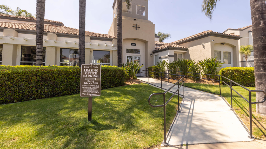 1005 N. Center Avenue - Photo 0