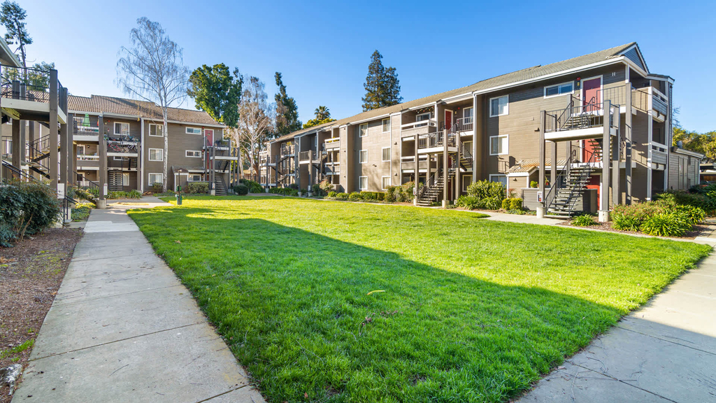 325 Union Avenue - Photo 2