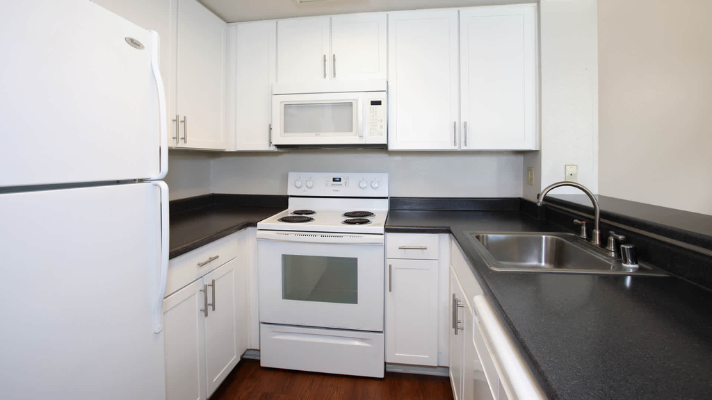 26033 Moulton Pkwy - Photo 3
