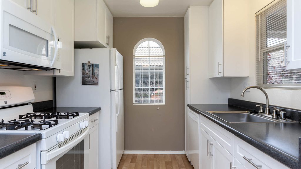 12435 Heatherton Court - Photo 3