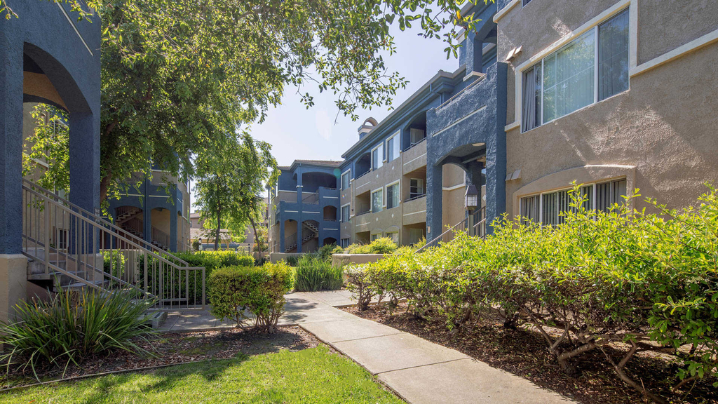 1001 Beethoven Common - Photo 2