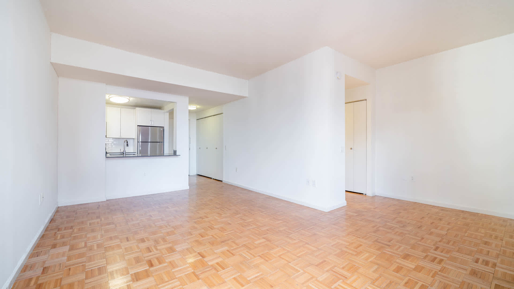 505 W. 54th St. - Photo 13