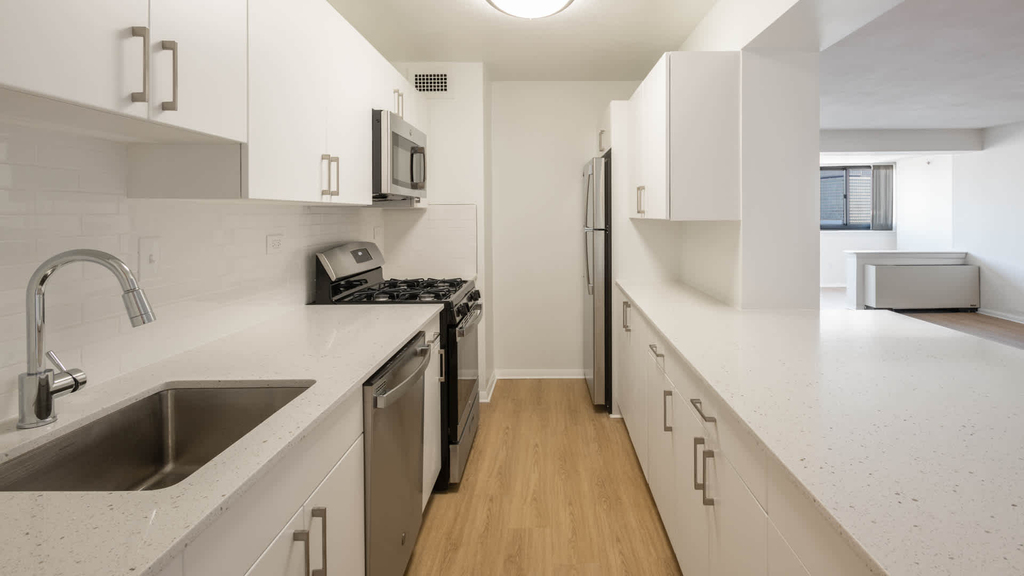 1 Emerson Place Suite 8n - Photo 1