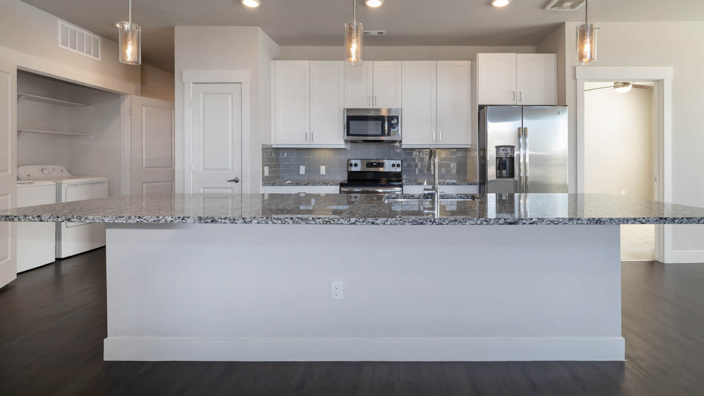6200 Castlegate Dr. - Photo 4