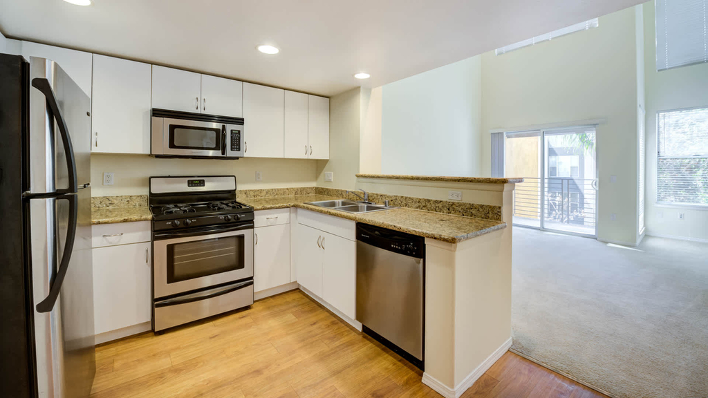 5211 Pacific Concourse Dr - Photo 35