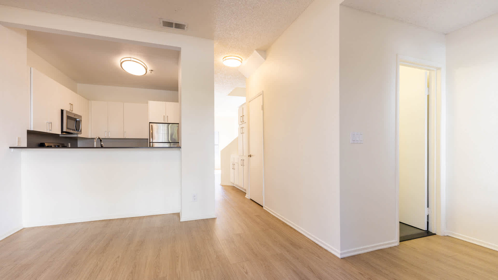 201 W. Fairview - Photo 6