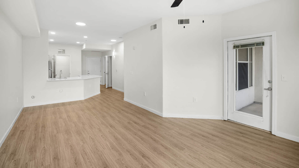 39410 Civic Center Dr. - Photo 11