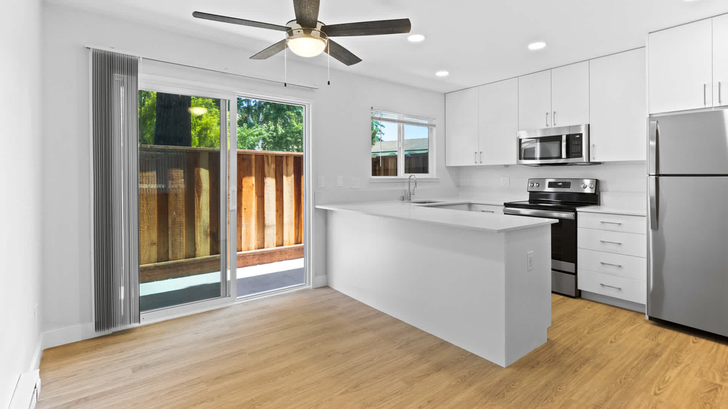 1235 Wildwood Ave - Photo 3