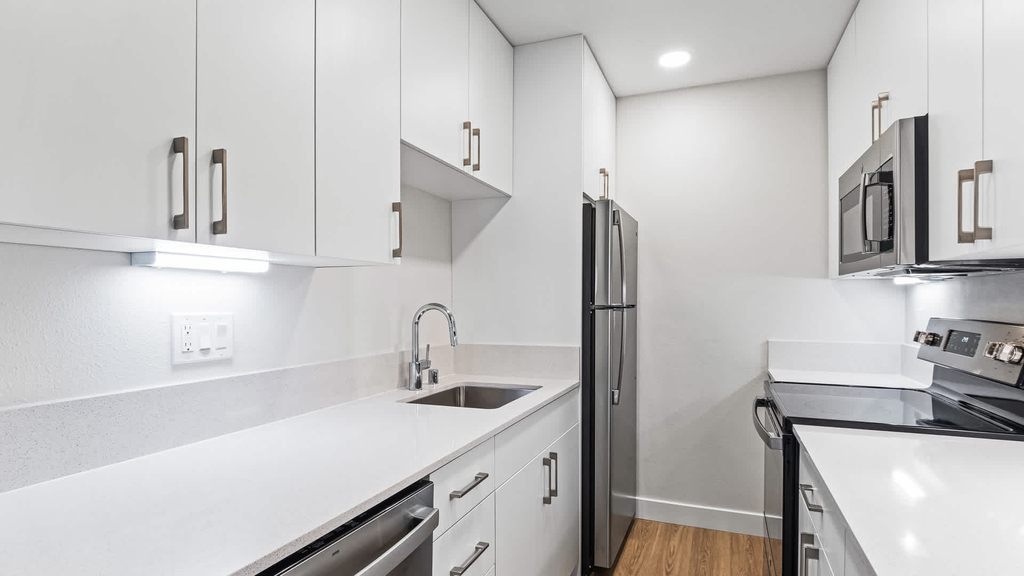 1235 Wildwood Ave - Photo 4