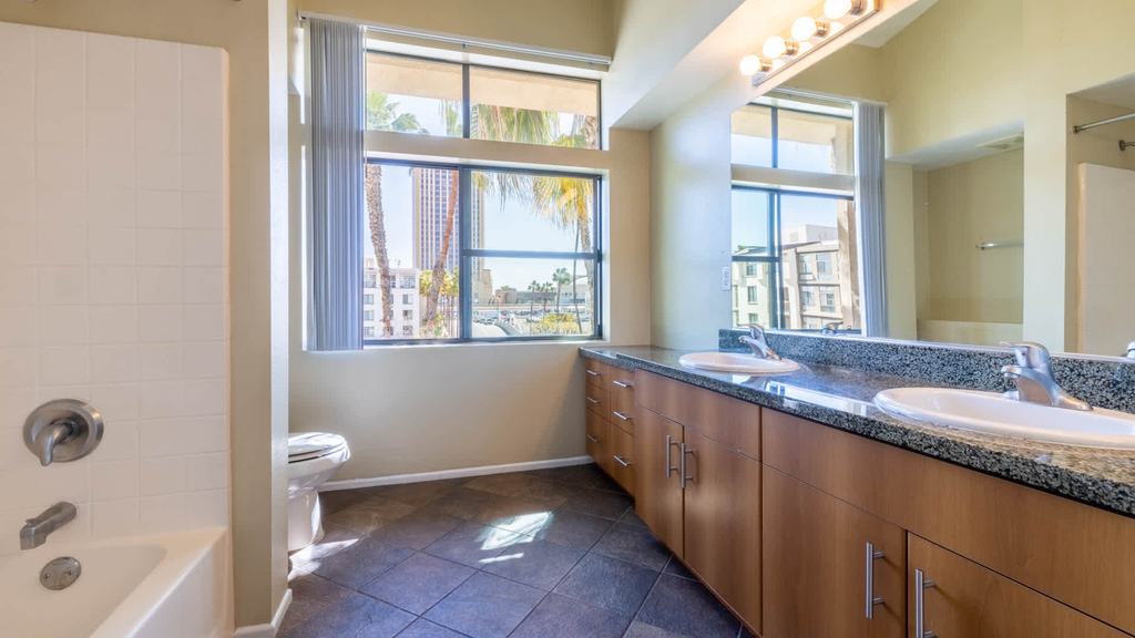 888 North Alameda Street - Photo 12