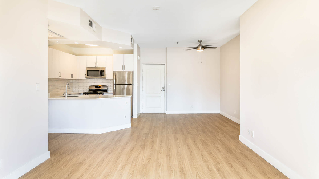 5225 Blakeslee Ave. - Photo 5