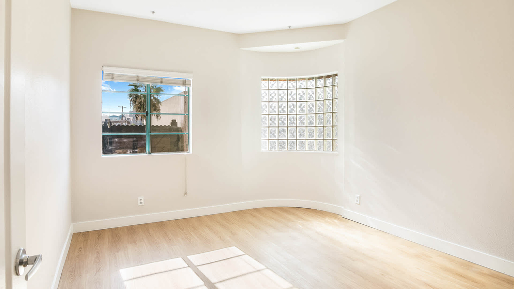 5225 Blakeslee Ave. - Photo 12