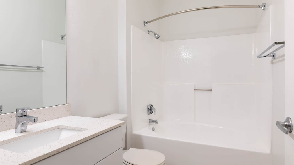 5225 Blakeslee Ave. - Photo 9