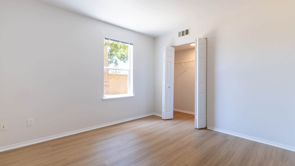 19200 Nordhoff Street - Photo 36