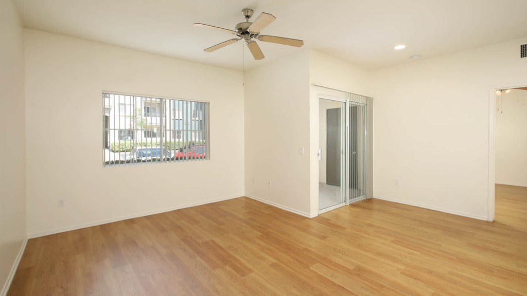 26322 Towne Centre Drive - Photo 5