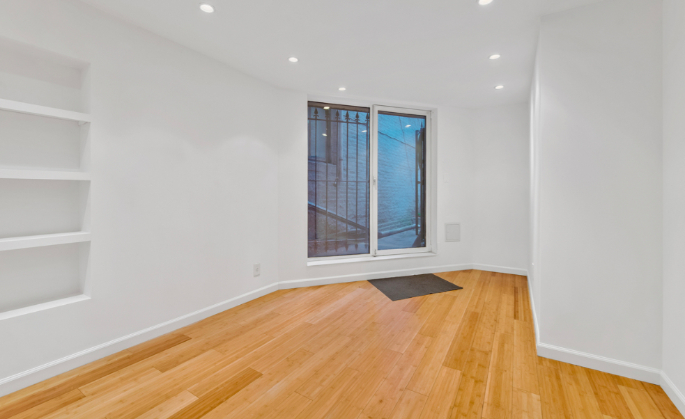 East 82nd Street - Photo 10