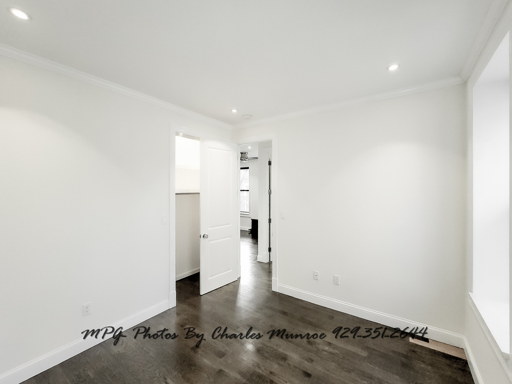 1379 Lexington Avenue - Photo 4