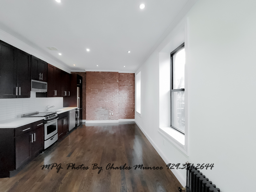 1379 Lexington Avenue - Photo 0