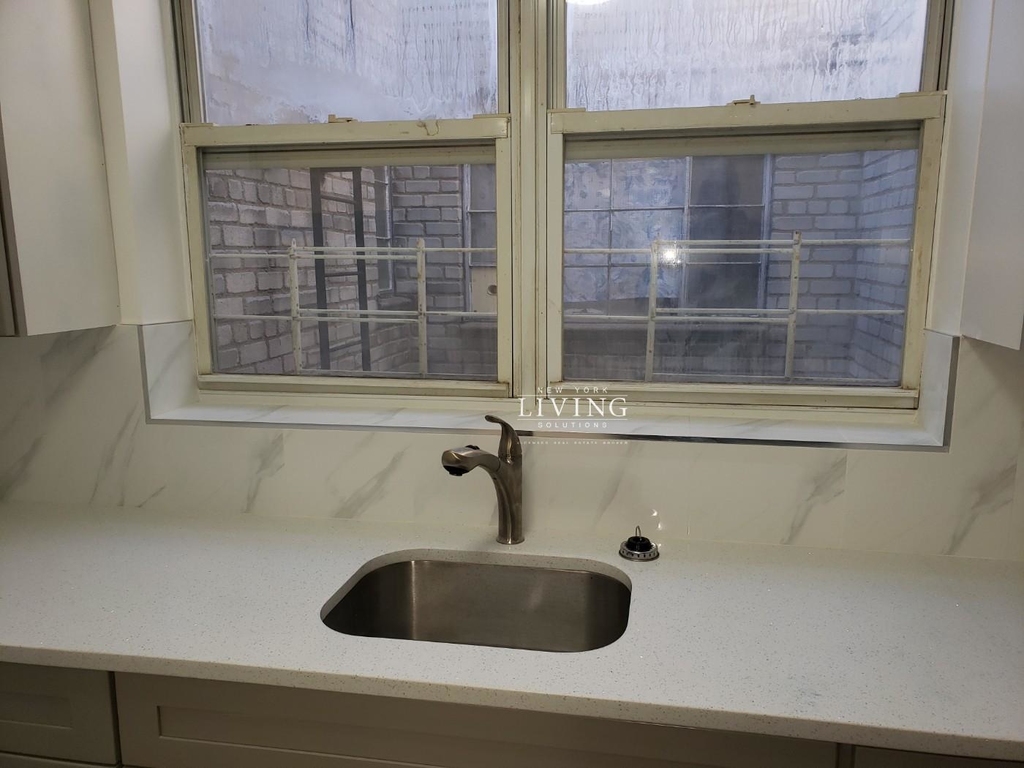 936 East 96th Street - Photo 7