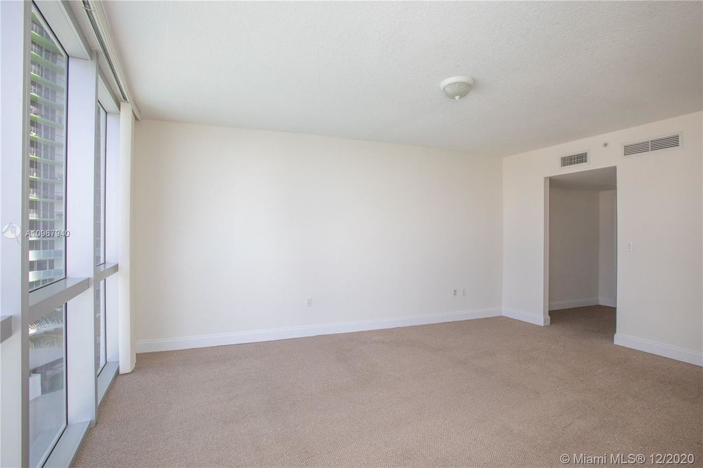 1750 N Bayshore Dr - Photo 20