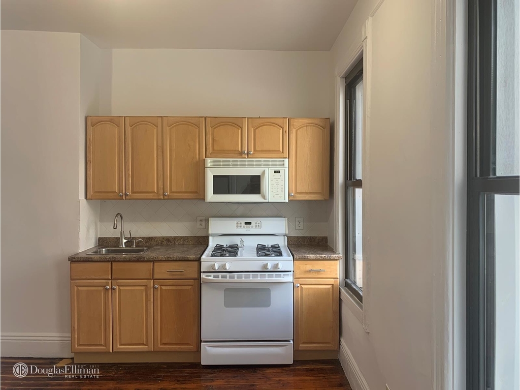 351 42nd Street - Photo 1