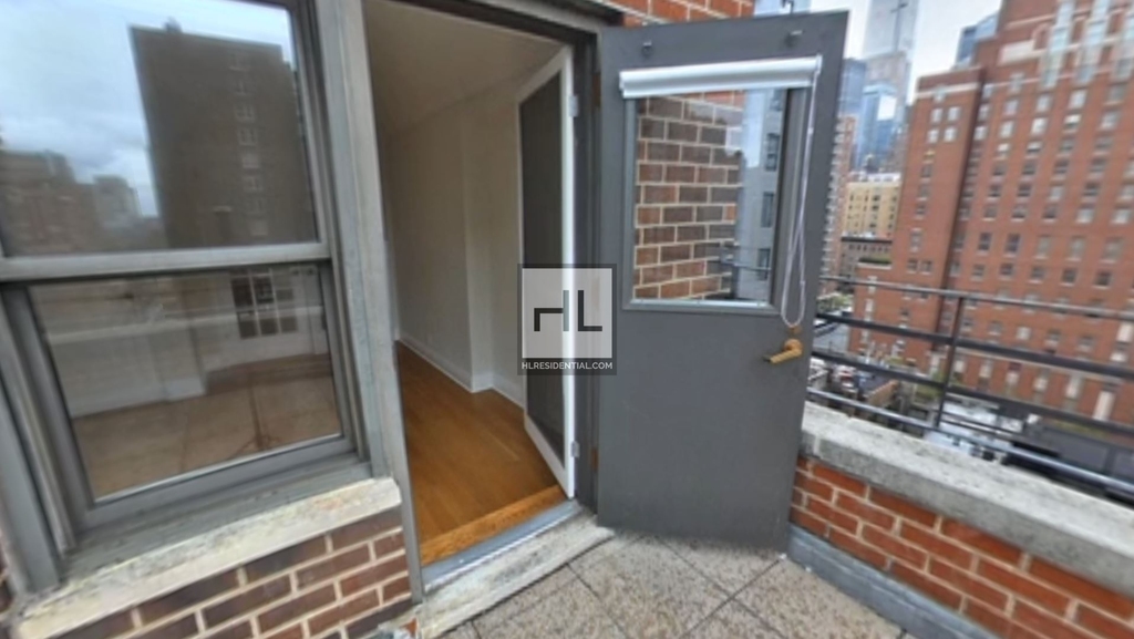 East 33 Street - Photo 9