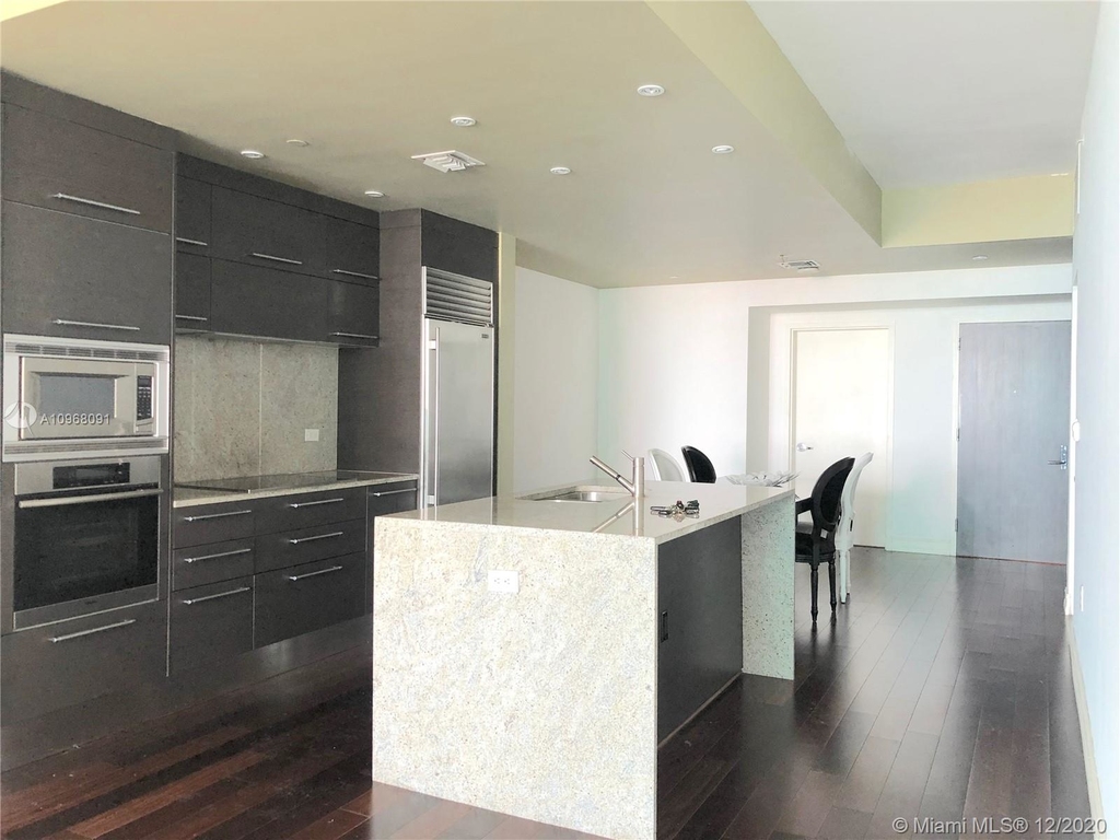 900 Biscayne Blvd - Photo 2