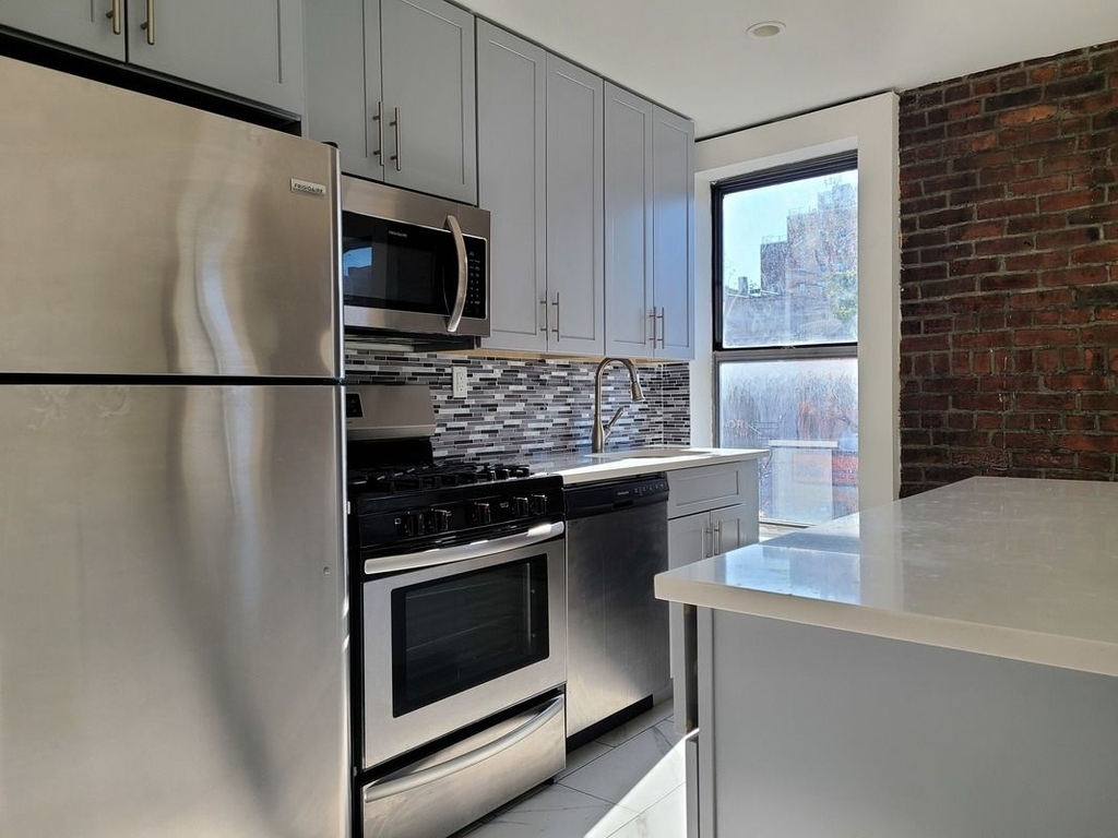 201 East 116th Street - Photo 4