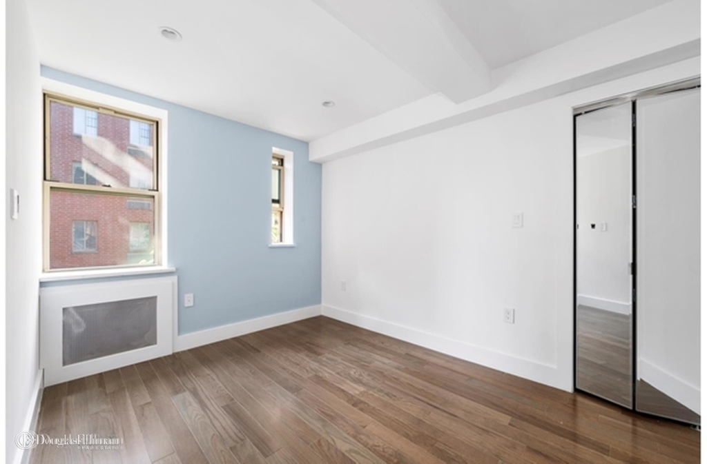 330 East 63rd Street - Photo 2